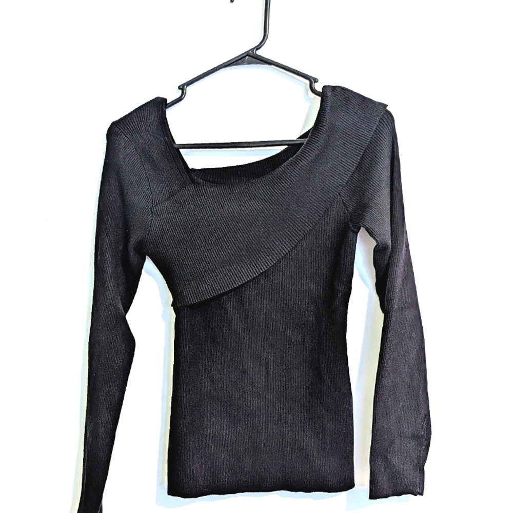 NWT! Lillusory Off The Shoulder Long Sleeve Black Sweater Women's Size Medium